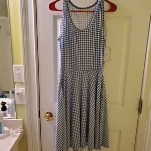 Lularoe medium Nicki-BNWT